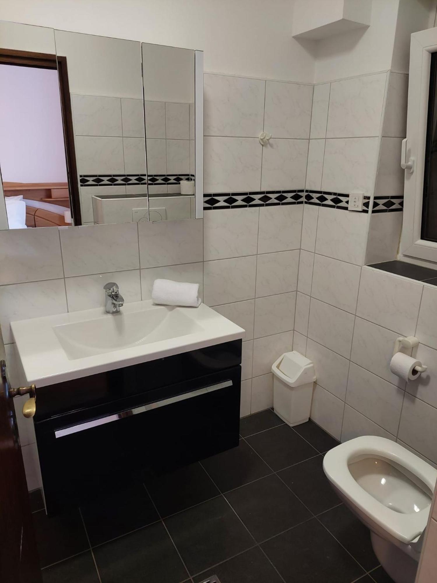 Nada 3 Apartment
